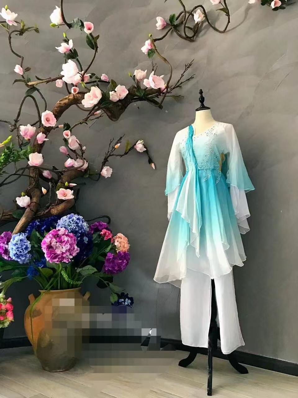 成人古典演出服装