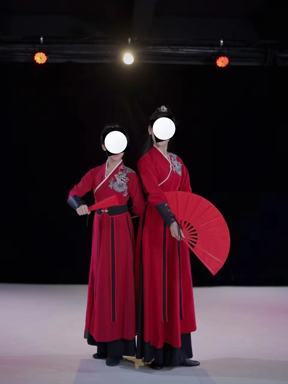 成人古典演出服装