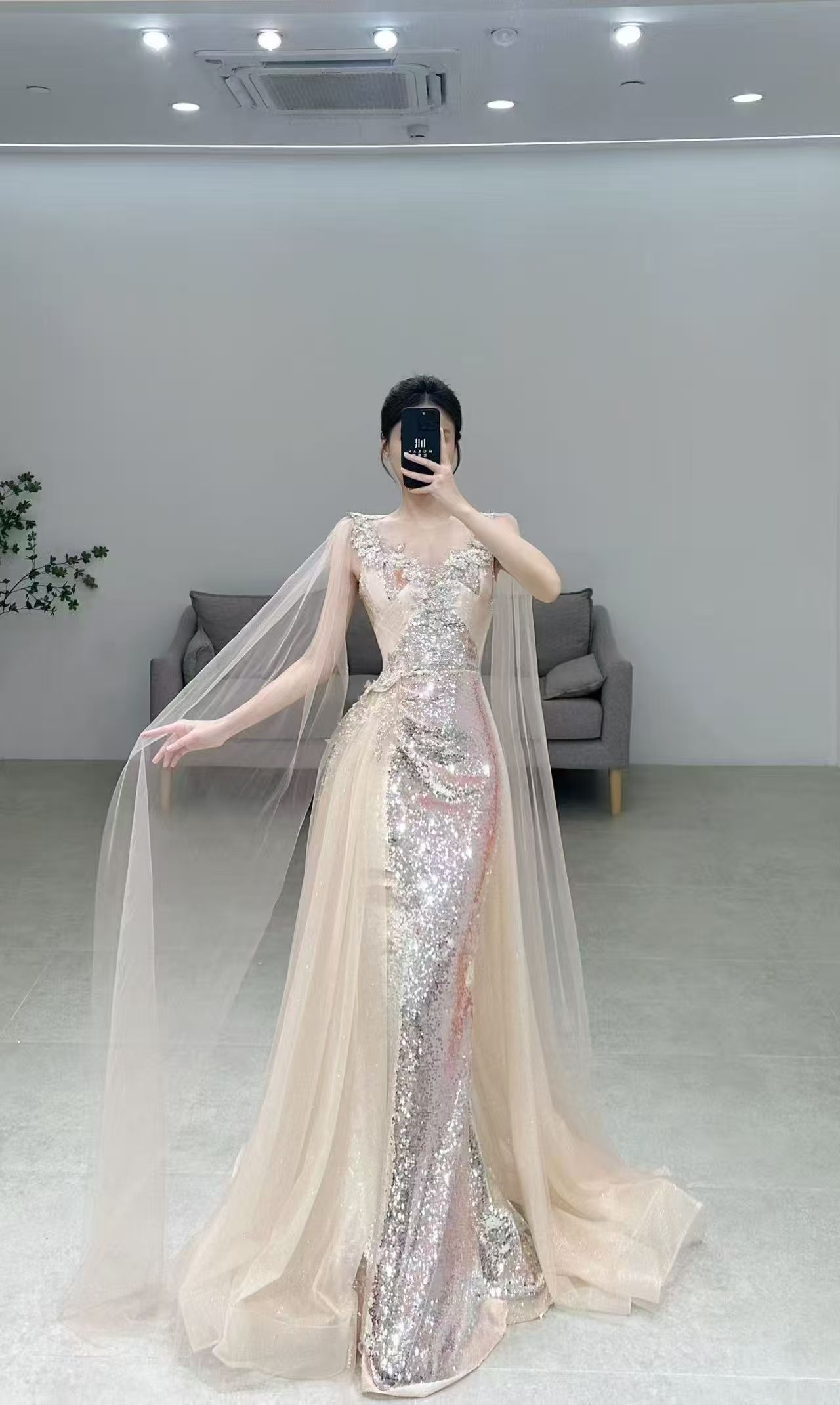 成人服女生礼服