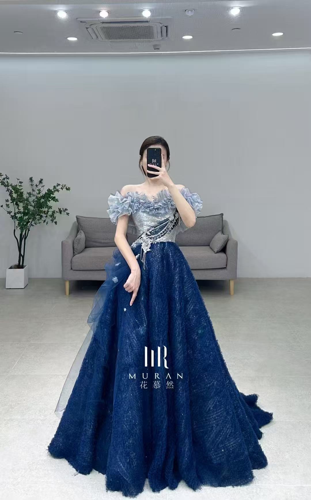 成人服女生礼服