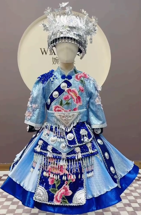 儿童民族礼服