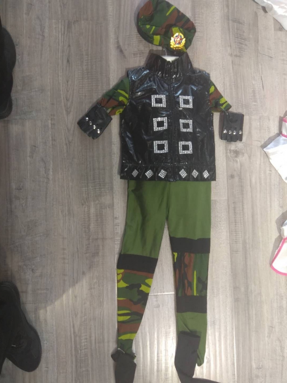 49皮尤，51帽子51，衣服