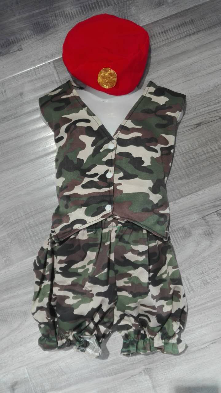 裙23，马甲23，裤子62