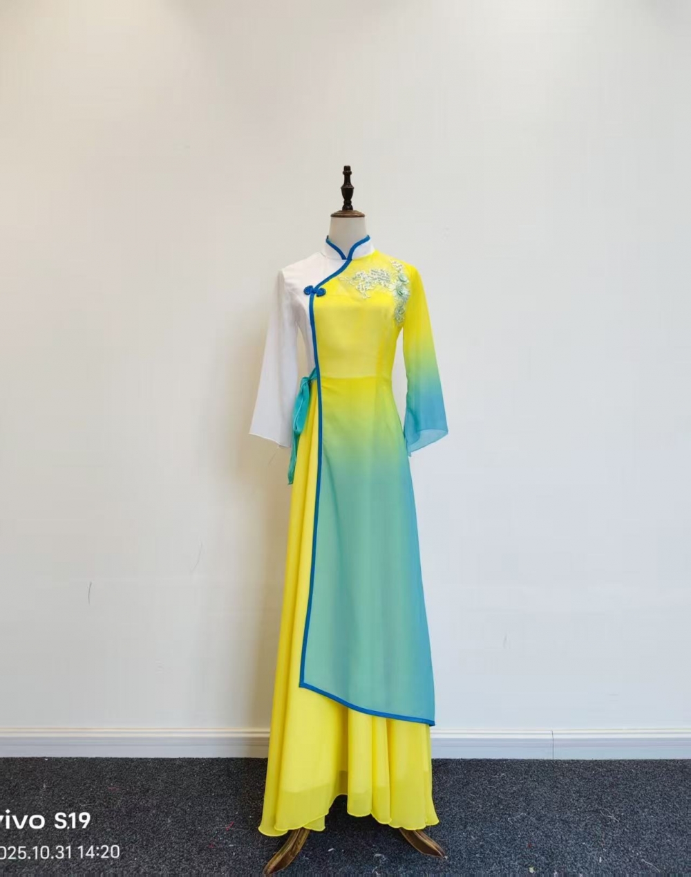 96ad640faf43b547e2665023a5d18241